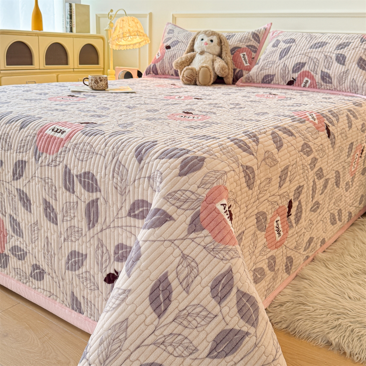 91家纺网 家纺一手货源 找家纺 慕木家纺 2025新款高克重牛奶绒小清新印花卡通夹棉单床盖床盖单件（提供买家秀) 牛奶绒床盖-伦伯特