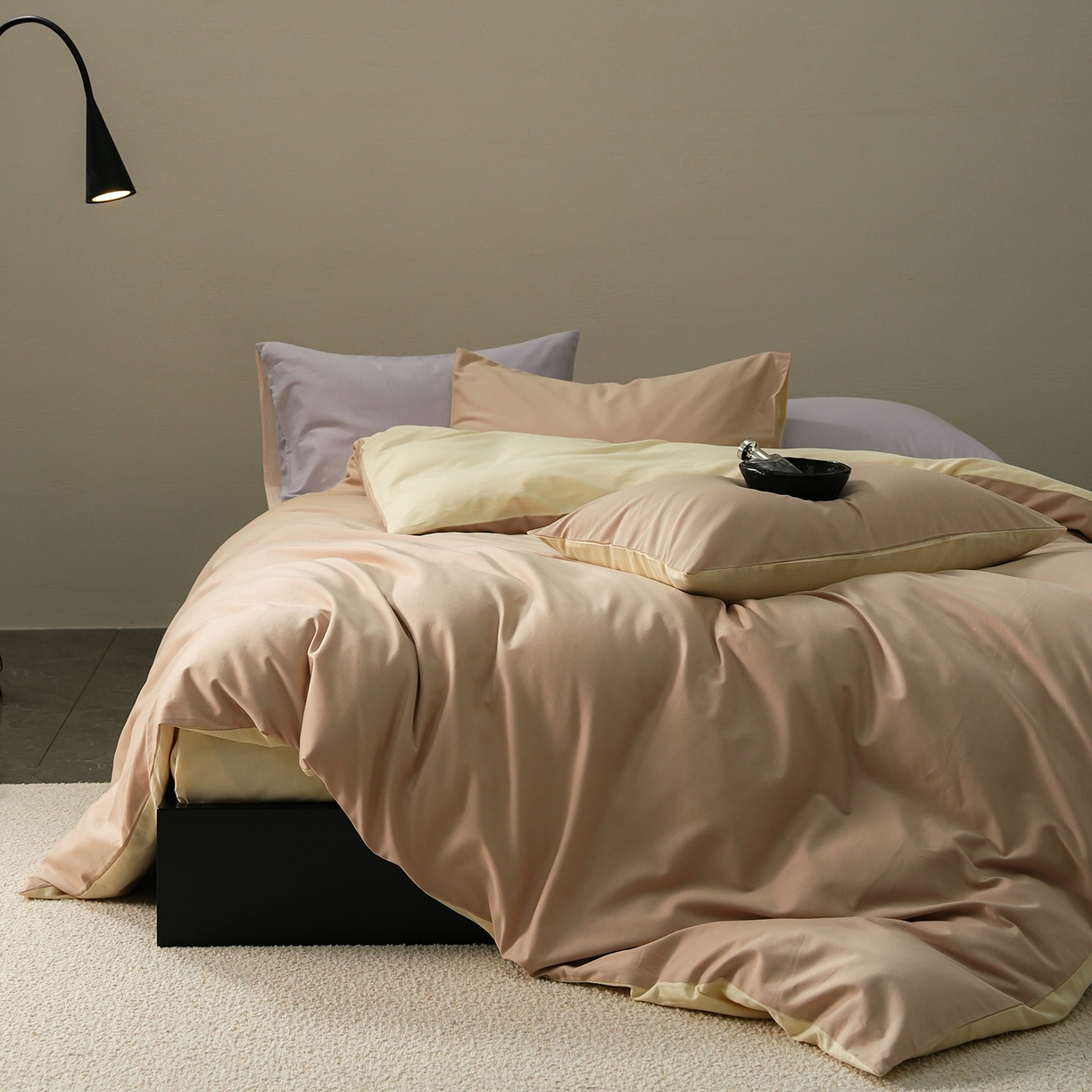 91家纺网 家纺一手货源 找家纺 禾时 2025新款A类全棉贡缎磨毛纯色四件套（礼盒包装）-风格1 鱼月