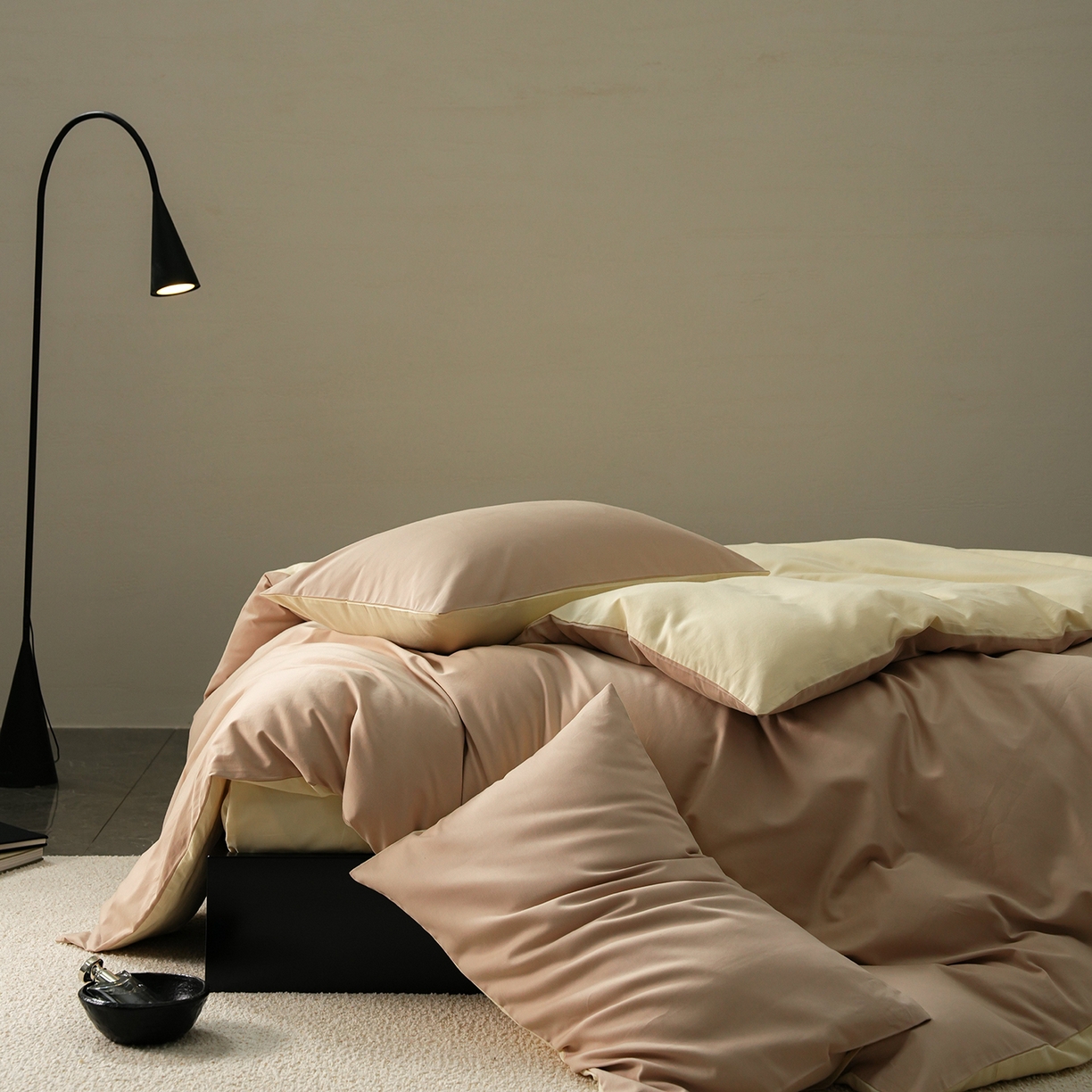 91家纺网 家纺一手货源 找家纺 禾时 2025新款A类全棉贡缎磨毛纯色四件套（礼盒包装）-风格1 鱼月