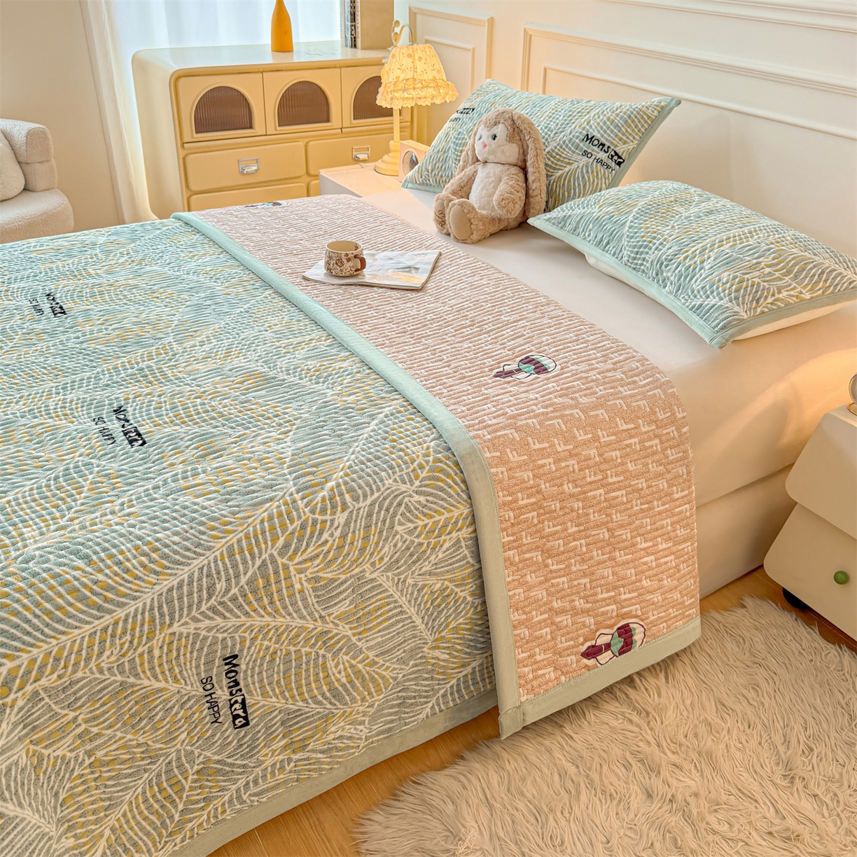 91家纺网 家纺一手货源 找家纺 慕木家纺 2025新款高克重牛奶绒小清新印花卡通夹棉单床盖床盖单件（提供买家秀) 牛奶绒床盖-绿柏叶