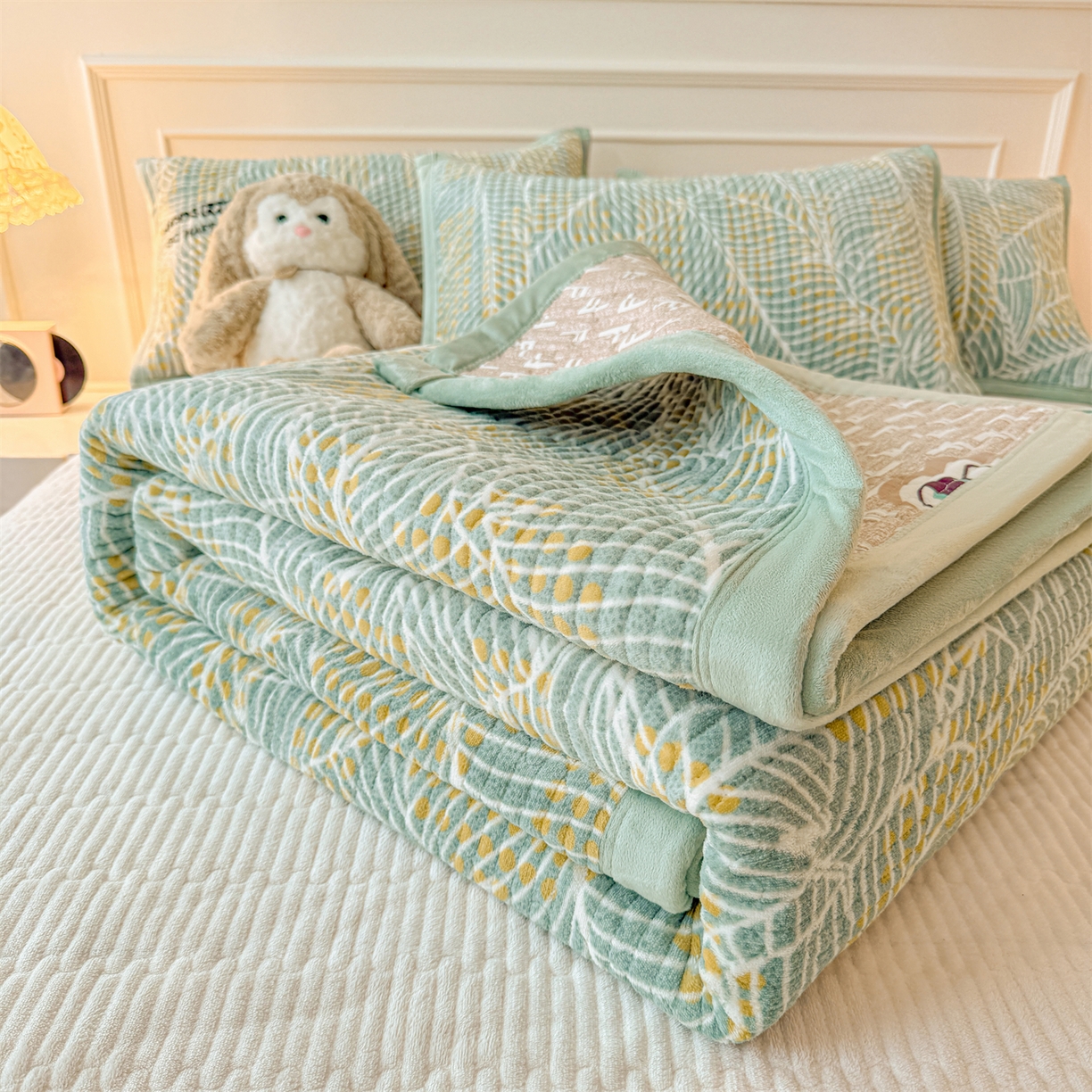 91家纺网 家纺一手货源 找家纺 慕木家纺 2025新款高克重牛奶绒小清新印花卡通夹棉单床盖床盖单件（提供买家秀) 牛奶绒床盖-绿柏叶