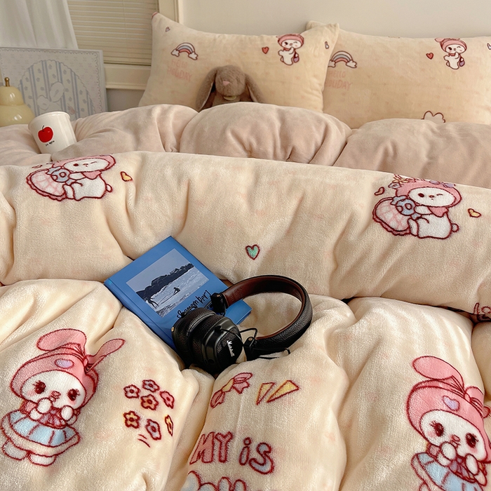 91家纺网 家纺一手货源 找家纺 yyds网供 2025新款萌趣四件套卡通花卉牛奶绒三件套加厚保暖裸睡治愈防静电 美乐蒂萌