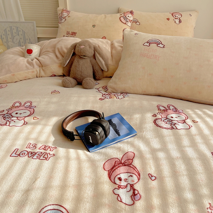 91家纺网 家纺一手货源 找家纺 yyds网供 2025新款萌趣四件套卡通花卉牛奶绒三件套加厚保暖裸睡治愈防静电 美乐蒂萌