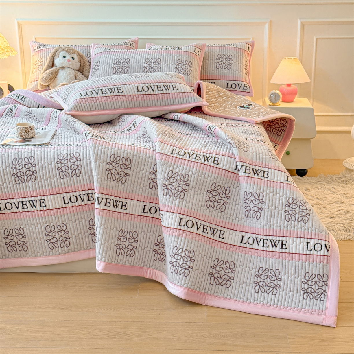 91家纺网 家纺一手货源 找家纺 慕木家纺 2025新款高克重牛奶绒小清新印花卡通夹棉单床盖床盖单件（提供买家秀) 牛奶绒床盖-蝶舞飞