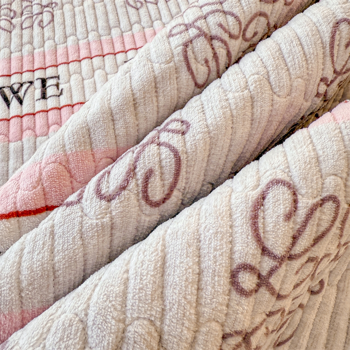 91家纺网 家纺一手货源 找家纺 慕木家纺 2025新款高克重牛奶绒小清新印花卡通夹棉单床盖床盖单件（提供买家秀) 牛奶绒床盖-蝶舞飞