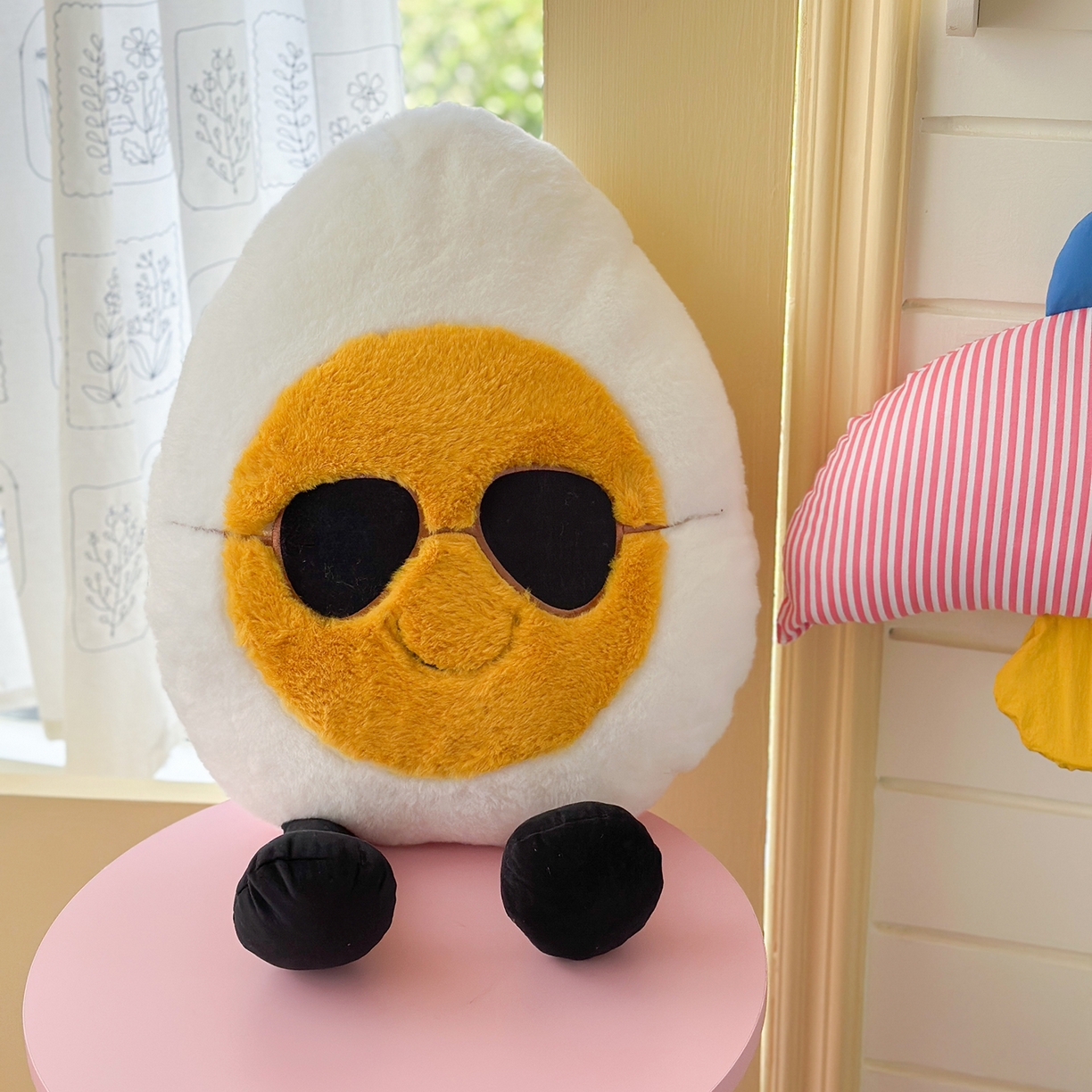 91家纺网 家纺一手货源 找家纺 美茉家居 2025新款蛋仔兔毛绒异形抱枕 酷炫蛋仔