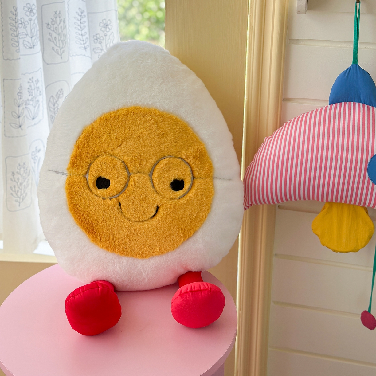 91家纺网 家纺一手货源 找家纺 （总）美茉家居 2025新款蛋仔兔毛绒异形抱枕