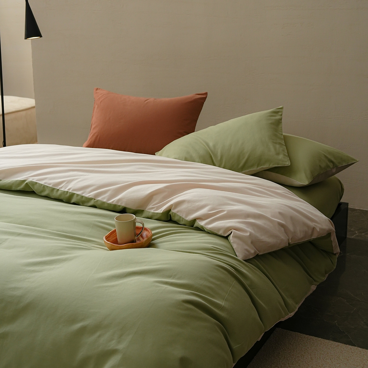 91家纺网 家纺一手货源 找家纺 禾时 2025新款A类全棉贡缎磨毛纯色四件套（礼盒包装）-风格1 玉林-反