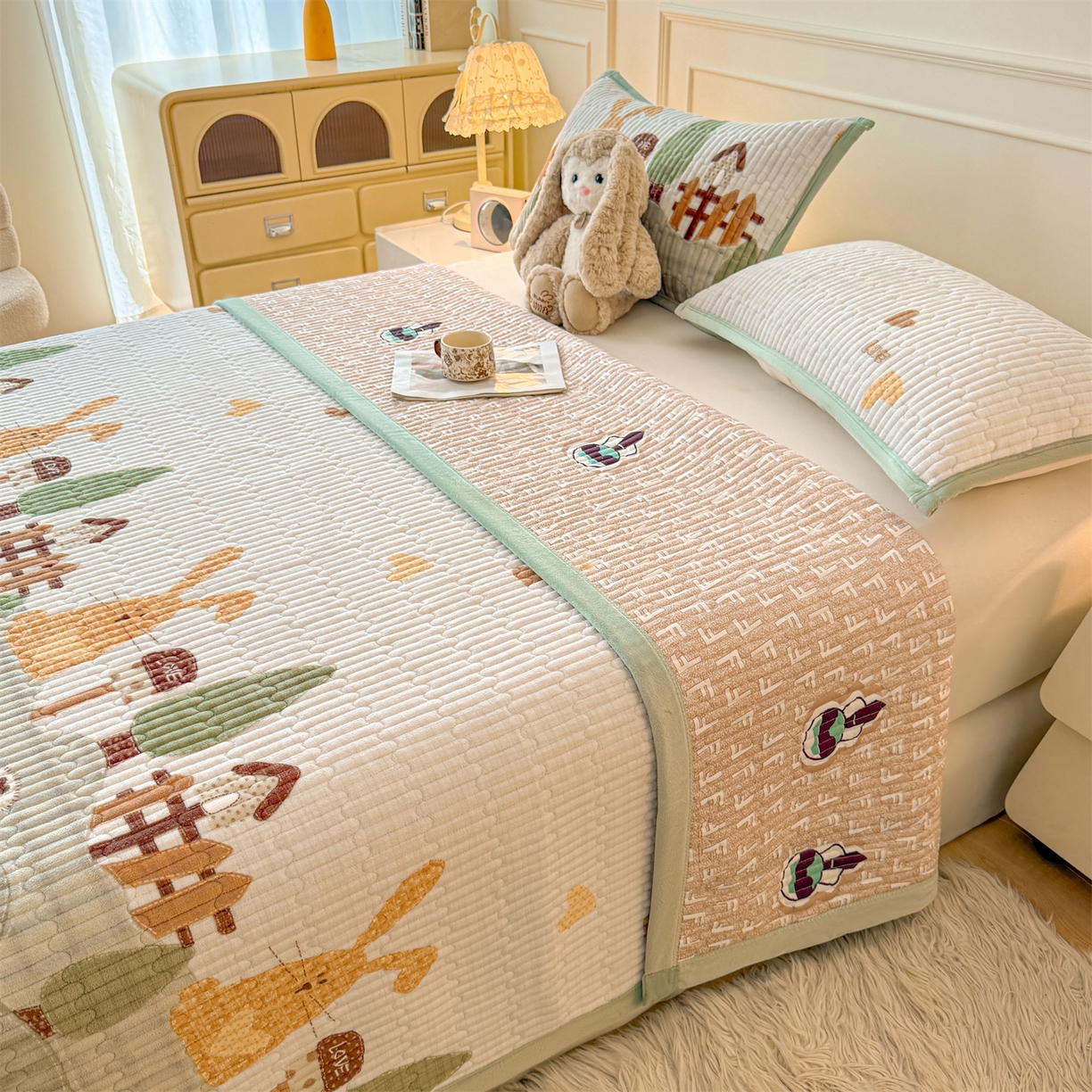 91家纺网 家纺一手货源 找家纺 慕木家纺 2025新款高克重牛奶绒小清新印花卡通夹棉单床盖床盖单件（提供买家秀) 牛奶绒床盖-萝卜兔