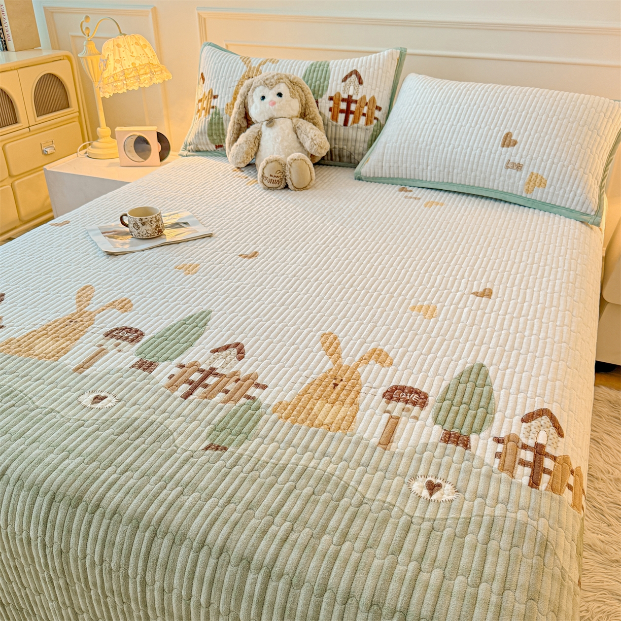 91家纺网 家纺一手货源 找家纺 慕木家纺 2025新款高克重牛奶绒小清新印花卡通夹棉单床盖床盖单件（提供买家秀) 牛奶绒床盖-萝卜兔