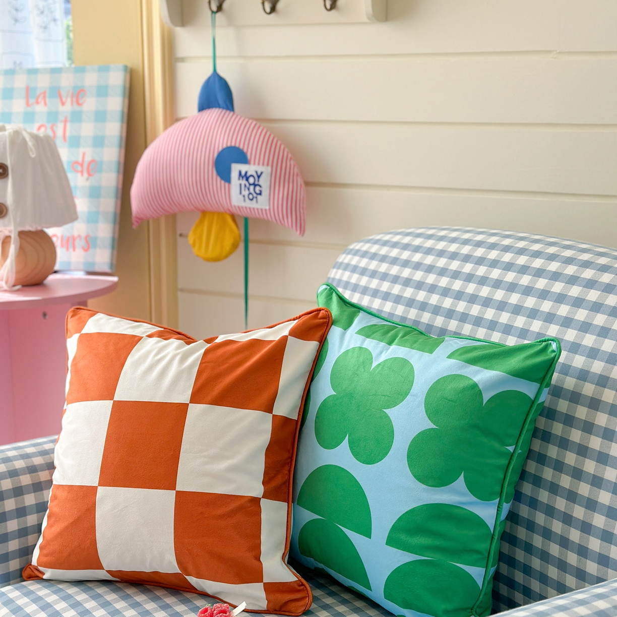 91家纺网 家纺一手货源 找家纺 （总）美茉家居 2025新款荷兰绒丝绒炫彩方枕抱枕