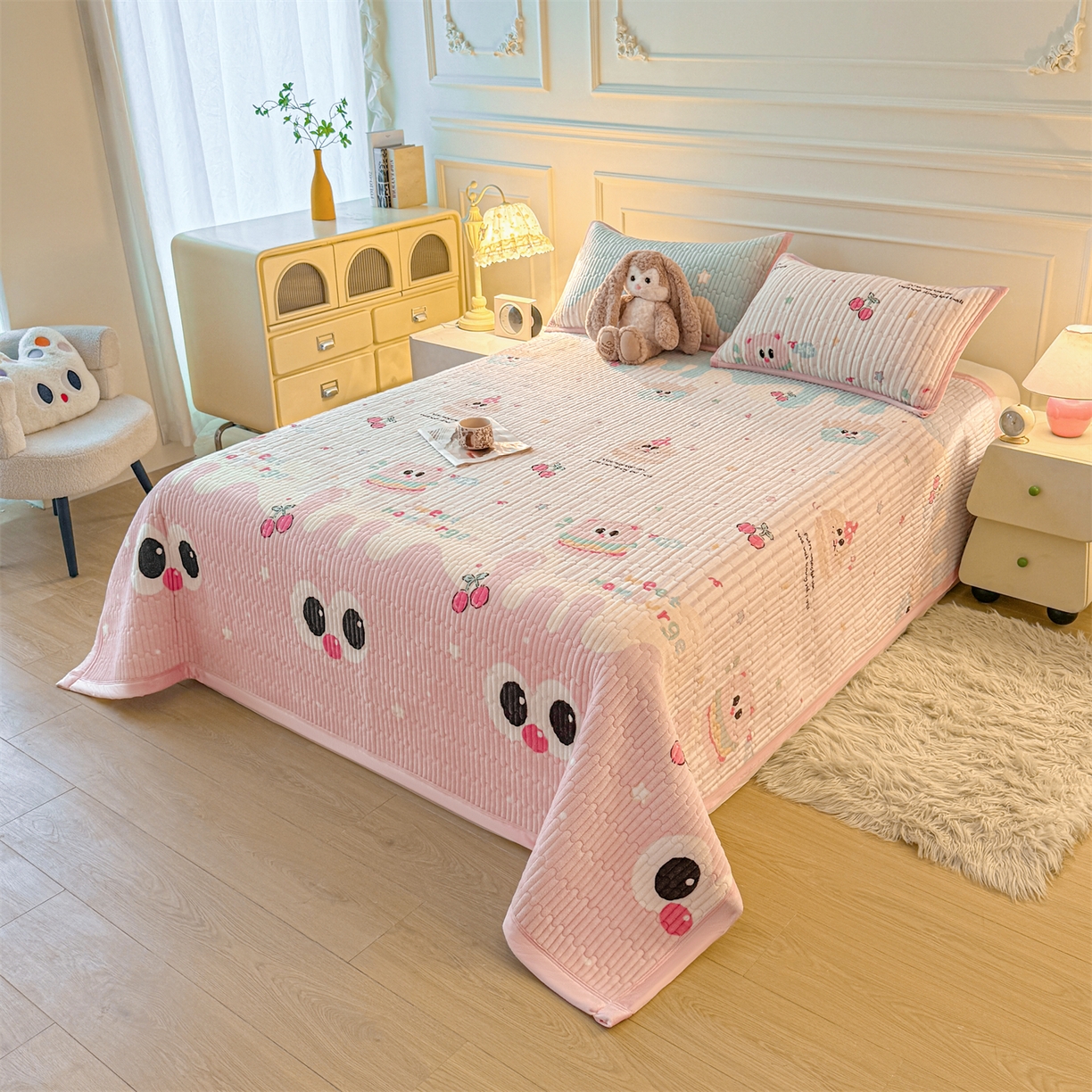 91家纺网 家纺一手货源 找家纺 慕木家纺 2025新款高克重牛奶绒小清新印花卡通夹棉单床盖床盖单件（提供买家秀) 牛奶绒床盖-樱桃小猪