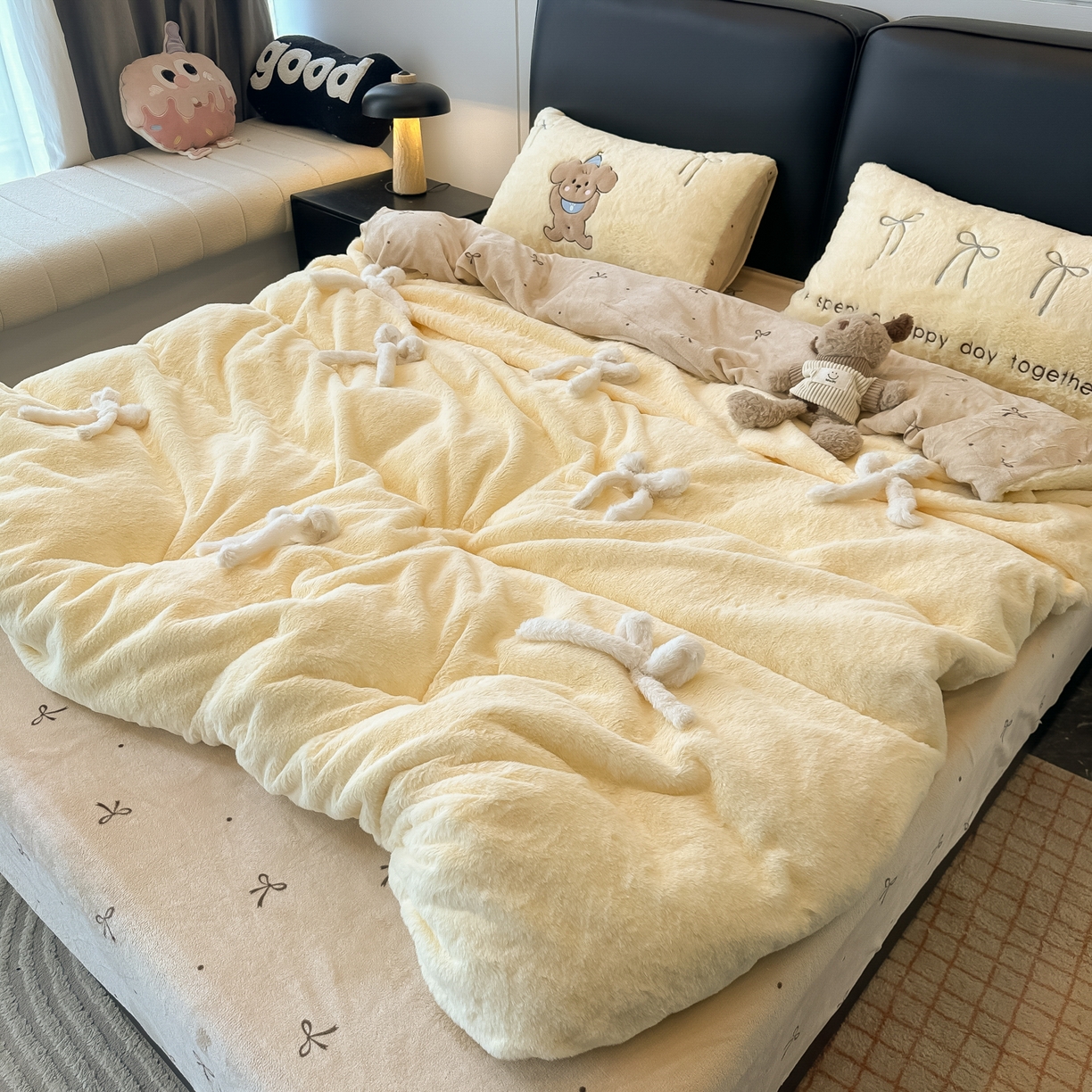 91家纺网 家纺一手货源 找家纺 盼季家纺 2025新款牛奶绒立体蝴蝶结四件套 蝴蝶结牛奶绒-芝士小熊