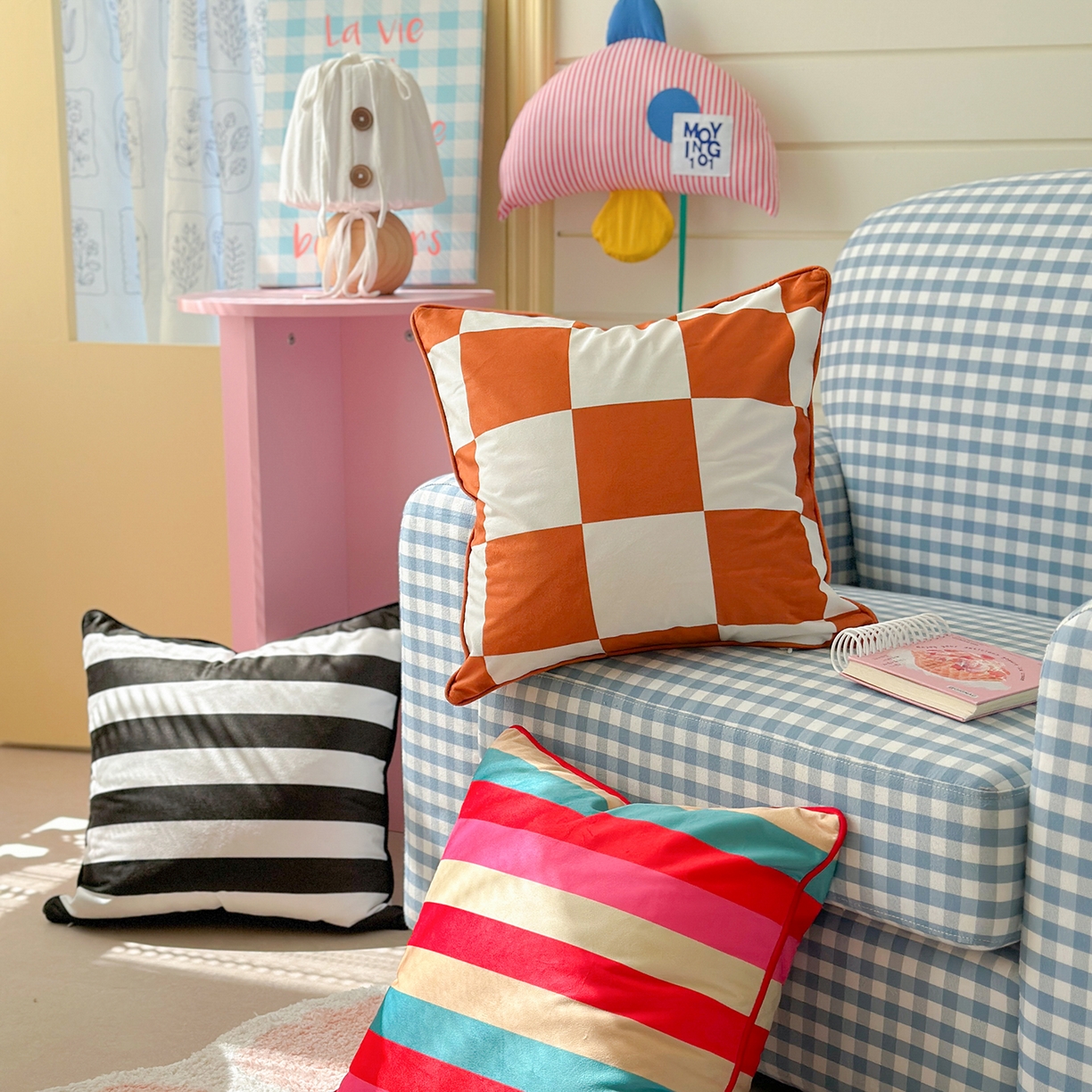 91家纺网 家纺一手货源 找家纺 （总）美茉家居 2025新款荷兰绒丝绒炫彩方枕抱枕