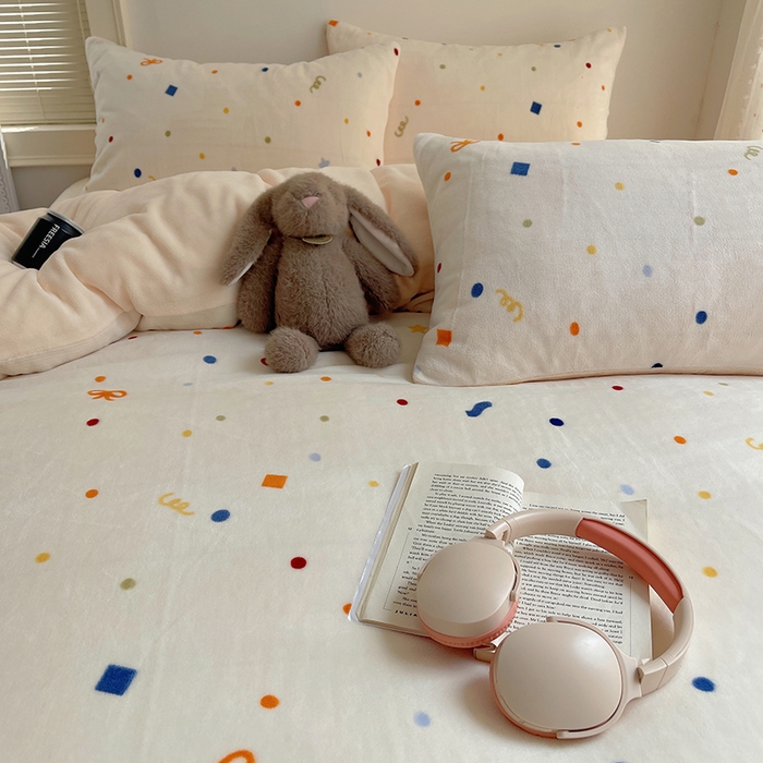 91家纺网 家纺一手货源 找家纺 yyds网供 2025新款萌趣四件套卡通花卉牛奶绒三件套加厚保暖裸睡治愈防静电 五彩星空点点