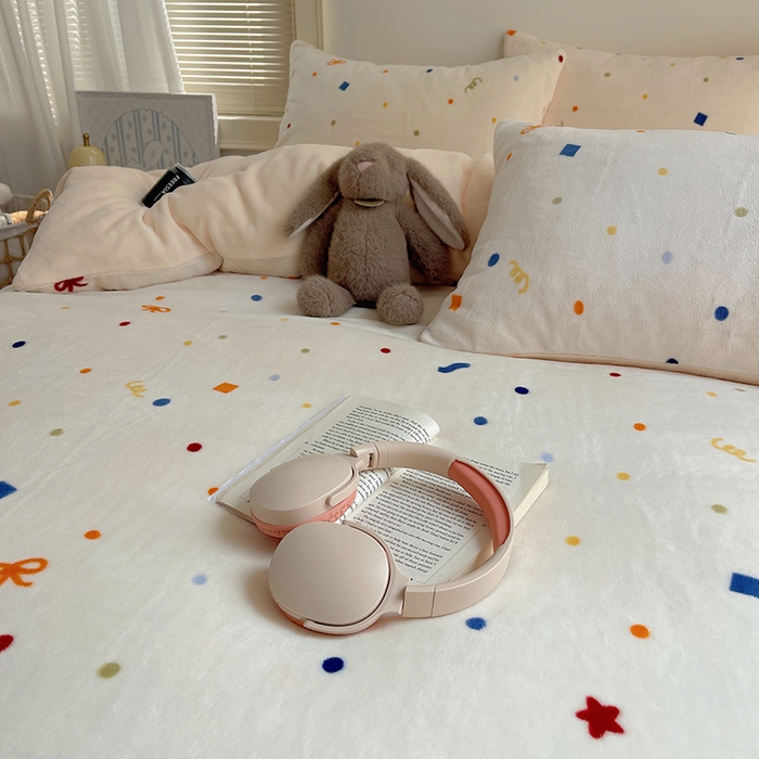 91家纺网 家纺一手货源 找家纺 yyds网供 2025新款萌趣四件套卡通花卉牛奶绒三件套加厚保暖裸睡治愈防静电 五彩星空点点