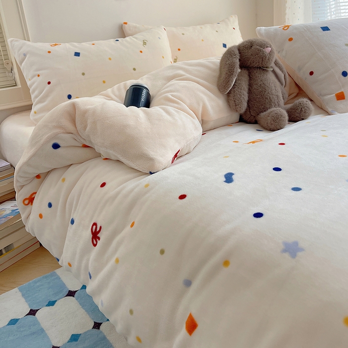 91家纺网 家纺一手货源 找家纺 yyds网供 2025新款萌趣四件套卡通花卉牛奶绒三件套加厚保暖裸睡治愈防静电 五彩星空点点