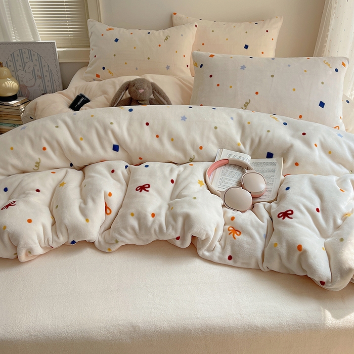 91家纺网 家纺一手货源 找家纺 yyds网供 2025新款萌趣四件套卡通花卉牛奶绒三件套加厚保暖裸睡治愈防静电 五彩星空点点