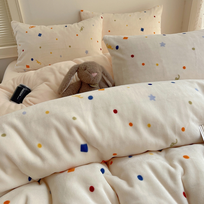 91家纺网 家纺一手货源 找家纺 yyds网供 2025新款萌趣四件套卡通花卉牛奶绒三件套加厚保暖裸睡治愈防静电 五彩星空点点