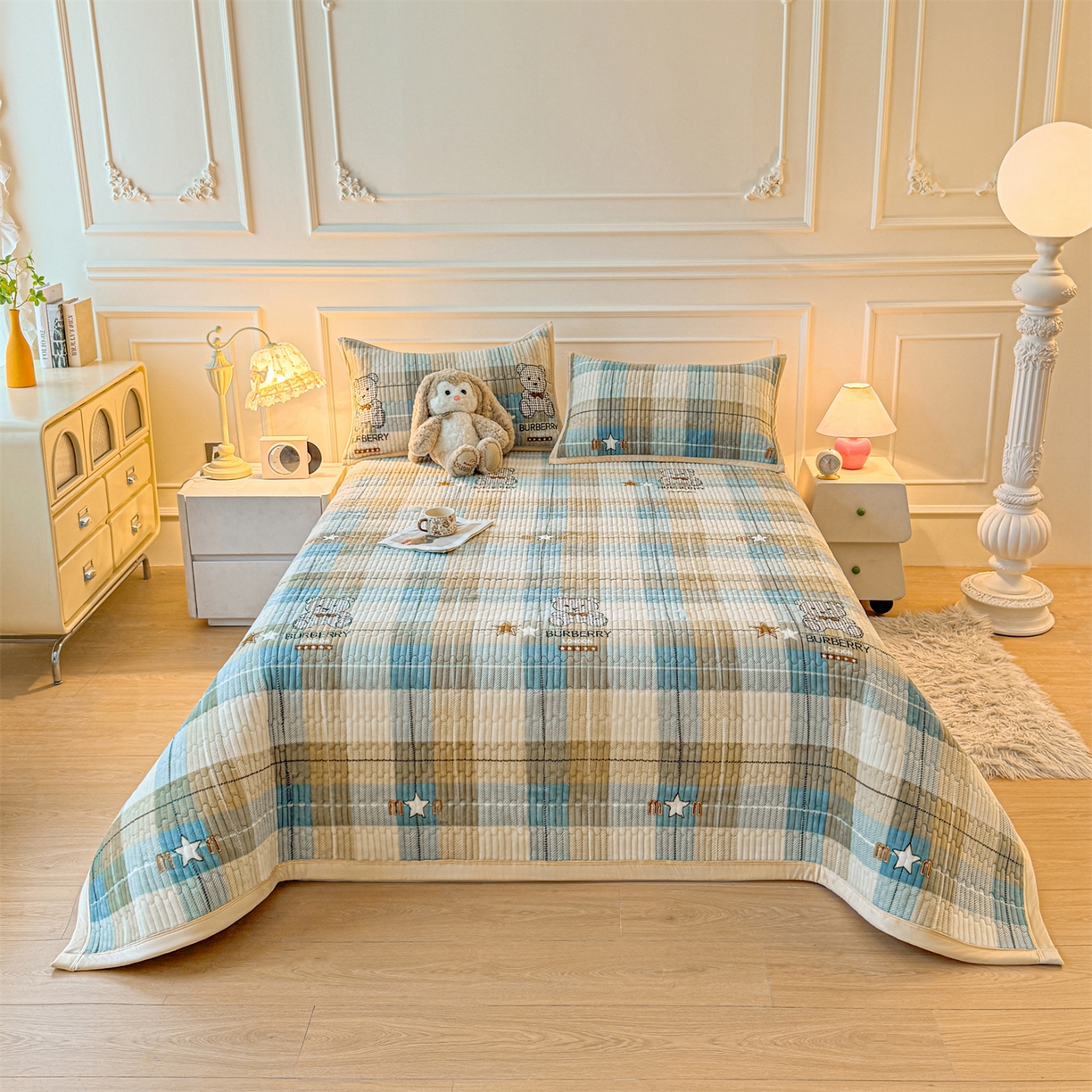 91家纺网 家纺一手货源 找家纺 慕木家纺 2025新款高克重牛奶绒小清新印花卡通夹棉单床盖床盖单件（提供买家秀) 牛奶绒床盖-绿格熊