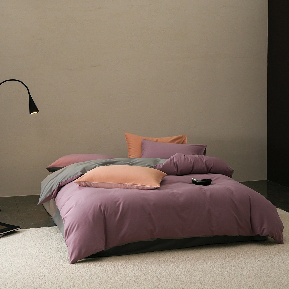 91家纺网 家纺一手货源 找家纺 禾时 2025新款A类全棉贡缎磨毛纯色四件套（礼盒包装）-风格1 紫调