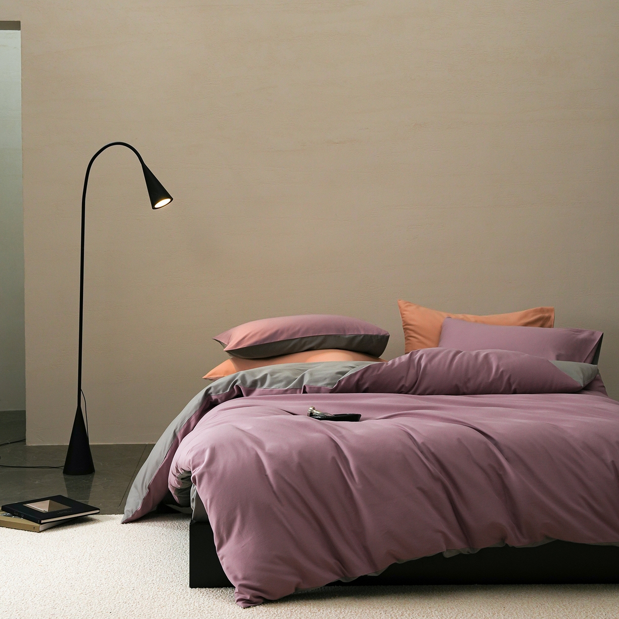 91家纺网 家纺一手货源 找家纺 禾时 2025新款A类全棉贡缎磨毛纯色四件套（礼盒包装）-风格1 紫调