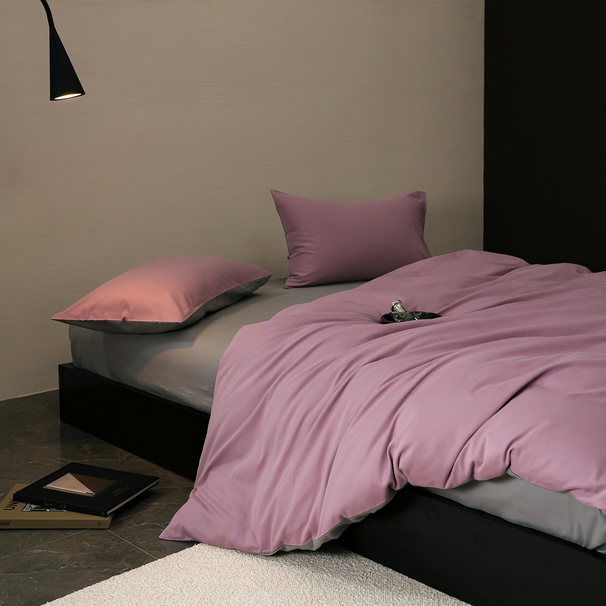 91家纺网 家纺一手货源 找家纺 禾时 2025新款A类全棉贡缎磨毛纯色四件套（礼盒包装）-风格1 紫调