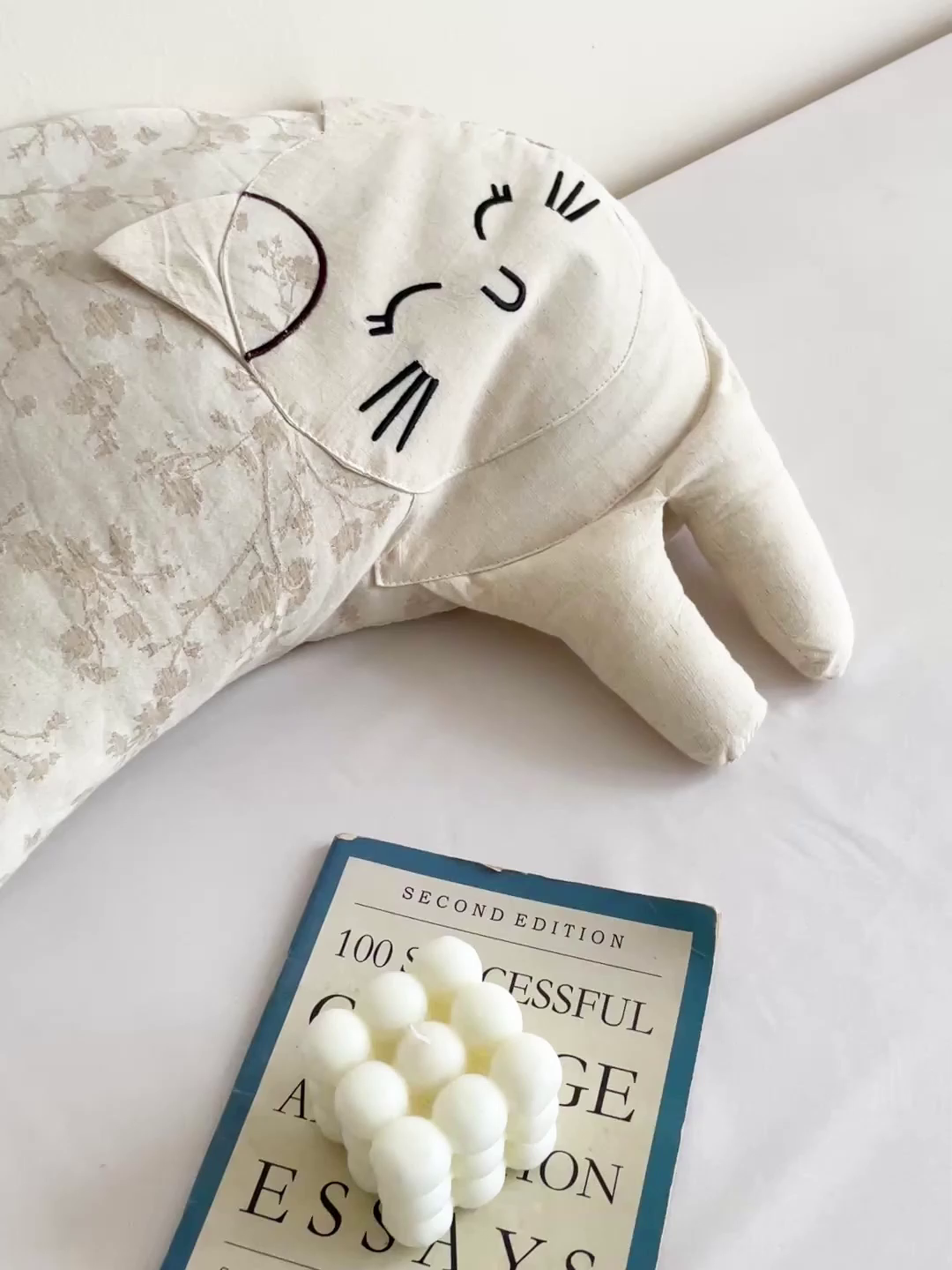 91家纺网 家纺一手货源 找家纺 （总）亦帆枕芯 2025秋冬新款棉麻可爱猫荞麦枕可拆洗枕芯加枕套