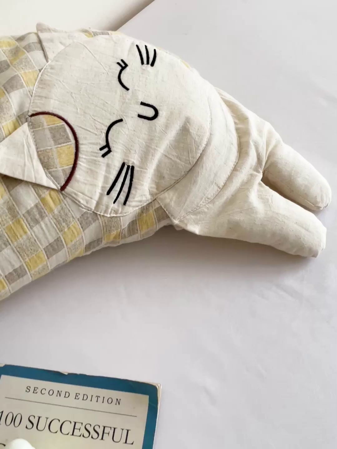 91家纺网 家纺一手货源 找家纺 （总）亦帆枕芯 2025秋冬新款棉麻可爱猫荞麦枕可拆洗枕芯加枕套