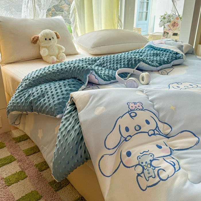 91家纺网 家纺一手货源 找家纺 希诺家居 2025新款正版授权三丽鸥秋冬针织棉豆豆被儿童被被子被芯 云朵大耳狗