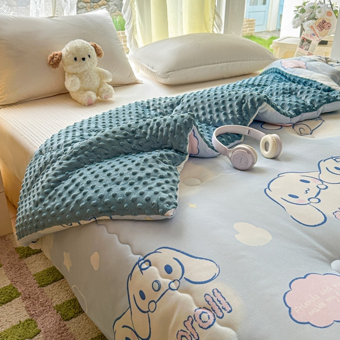 91家纺网 家纺一手货源 找家纺 希诺家居 2025新款正版授权三丽鸥秋冬针织棉豆豆被儿童被被子被芯 云朵大耳狗