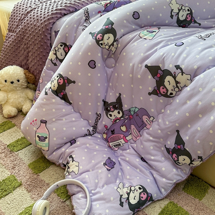 91家纺网 家纺一手货源 找家纺 希诺家居 2025新款正版授权三丽鸥秋冬针织棉豆豆被儿童被被子被芯 汽车库洛米