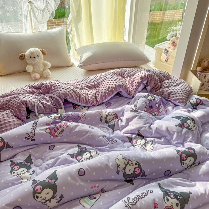 91家纺网 家纺一手货源 找家纺 希诺家居 2025新款正版授权三丽鸥秋冬针织棉豆豆被儿童被被子被芯 汽车库洛米