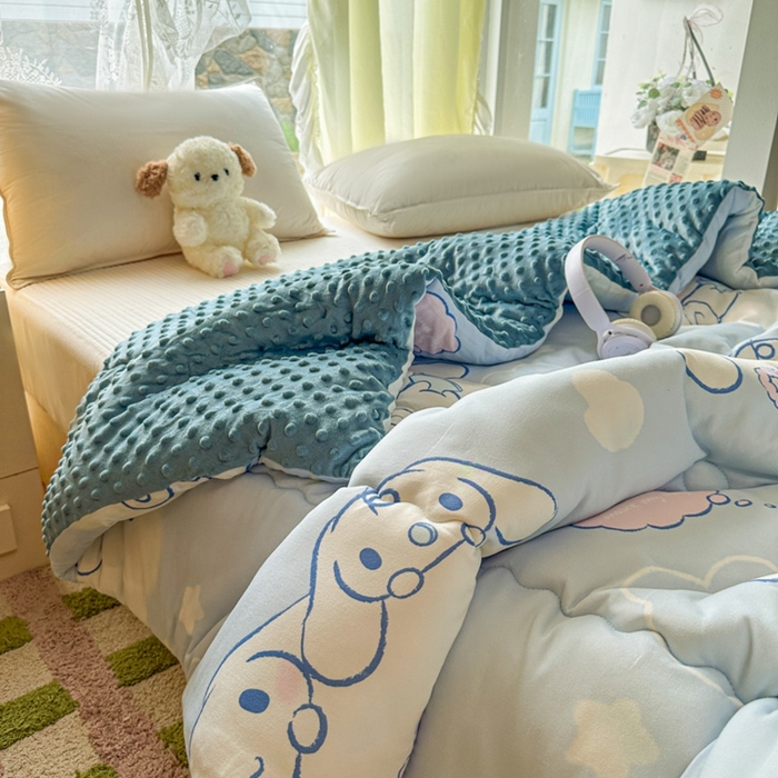 91家纺网 家纺一手货源 找家纺 希诺家居 2025新款正版授权三丽鸥秋冬针织棉豆豆被儿童被被子被芯 云朵大耳狗