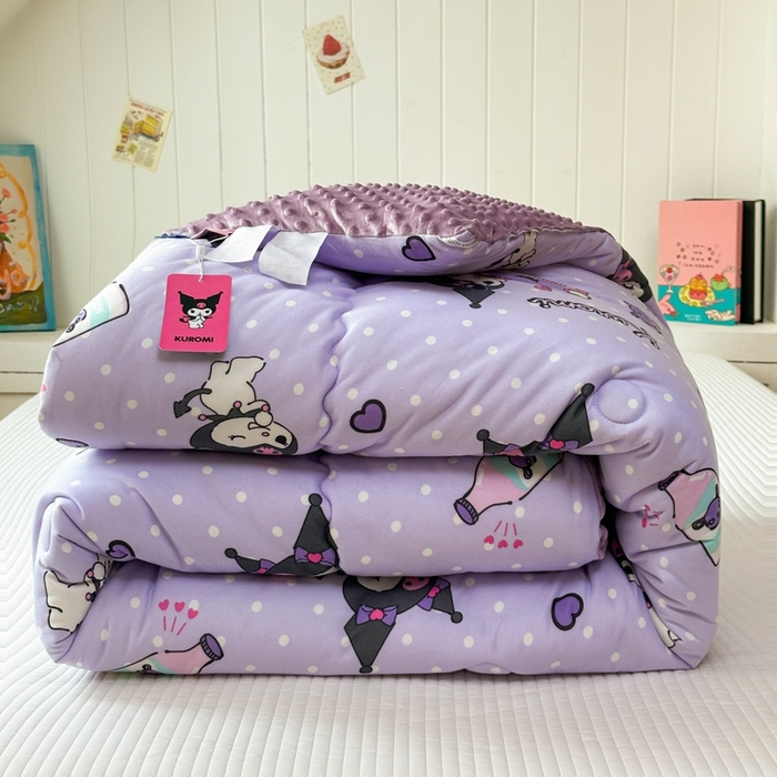 91家纺网 家纺一手货源 找家纺 希诺家居 2025新款正版授权三丽鸥秋冬针织棉豆豆被儿童被被子被芯 汽车库洛米