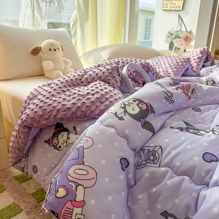 91家纺网 家纺一手货源 找家纺 希诺家居 2025新款正版授权三丽鸥秋冬针织棉豆豆被儿童被被子被芯 汽车库洛米