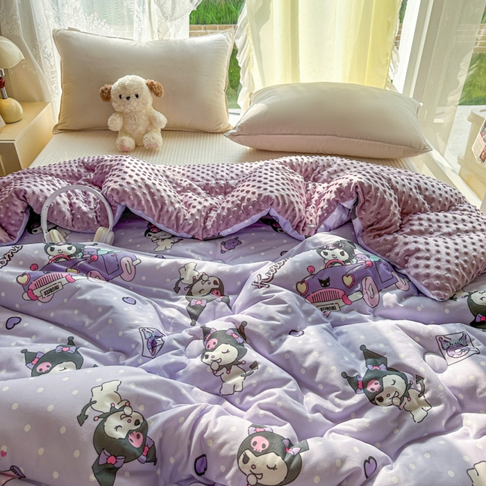 91家纺网 家纺一手货源 找家纺 希诺家居 2025新款正版授权三丽鸥秋冬针织棉豆豆被儿童被被子被芯 汽车库洛米