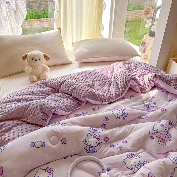 91家纺网 家纺一手货源 找家纺 希诺家居 2025新款正版授权三丽鸥秋冬针织棉豆豆被儿童被被子被芯 紫色kt