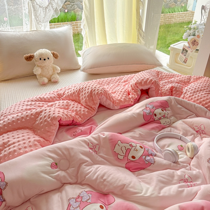 91家纺网 家纺一手货源 找家纺 希诺家居 2025新款正版授权三丽鸥秋冬针织棉豆豆被儿童被被子被芯 爱心美乐蒂