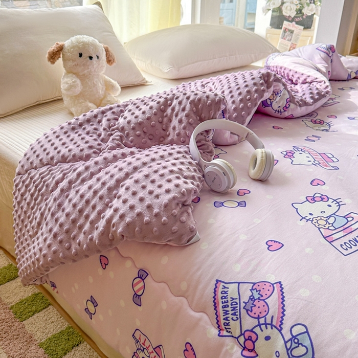 91家纺网 家纺一手货源 找家纺 希诺家居 2025新款正版授权三丽鸥秋冬针织棉豆豆被儿童被被子被芯 紫色kt