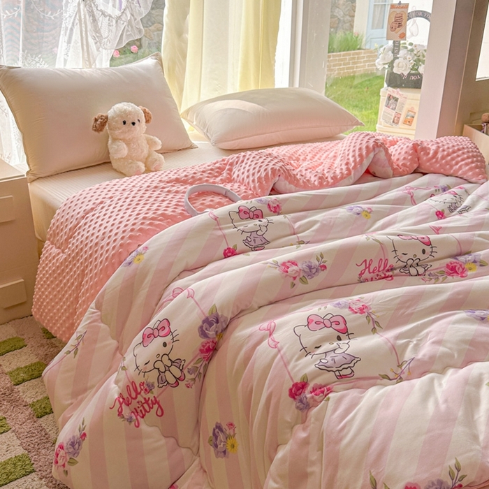 91家纺网 家纺一手货源 找家纺 希诺家居 2025新款正版授权三丽鸥秋冬针织棉豆豆被儿童被被子被芯 条纹kt