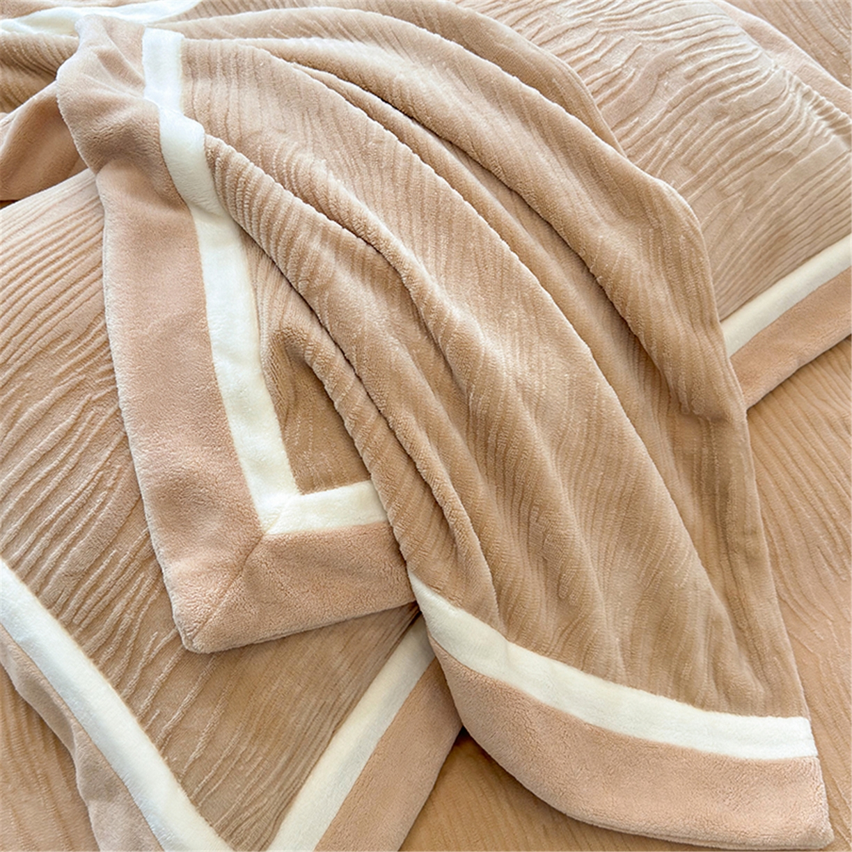 91家纺网 家纺一手货源 找家纺 （总）家居1号家纺 2025新款230克全消光瑞丽牛奶绒烂花四件套（控价标准258加大278 会员优惠10元）