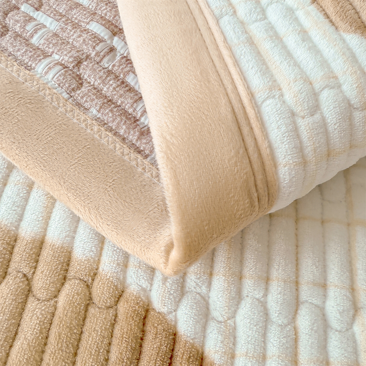 91家纺网 家纺一手货源 找家纺 慕木家纺 2025新款高克重牛奶绒小清新印花卡通夹棉单床盖床盖单件（提供买家秀) 牛奶绒床盖-可爱狗