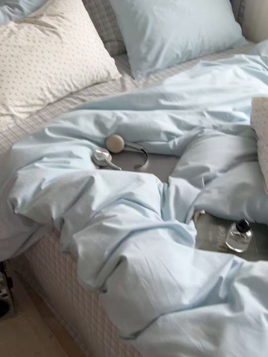 91家纺网 家纺一手货源 找家纺 对白 2025新款混搭全棉纯棉色织水洗棉四件套-西西里 西西里-天青蓝（枕套天青蓝+小花）