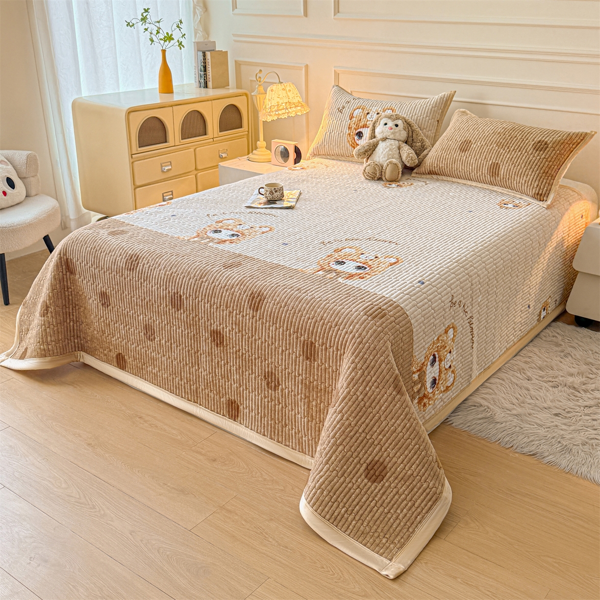 91家纺网 家纺一手货源 找家纺 慕木家纺 2025新款高克重牛奶绒小清新印花卡通夹棉单床盖床盖单件（提供买家秀) 牛奶绒床盖-拉布咖