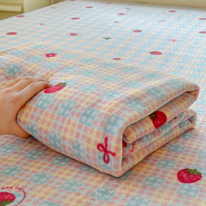 91家纺网 家纺一手货源 找家纺 澜妃 2025新款高克重软软糯糯牛奶绒单床单CD系列（小红书推荐） CD-草莓软心