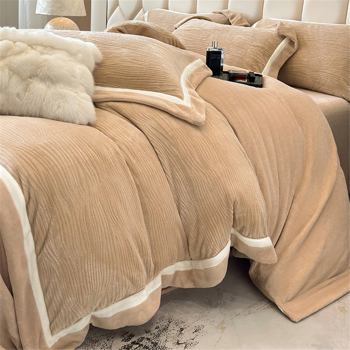 91家纺网 家纺一手货源 找家纺 家居1号家纺 2025新款230克全消光瑞丽牛奶绒烂花四件套（控价标准258加大278 会员优惠10元） 瑞丽-卡其