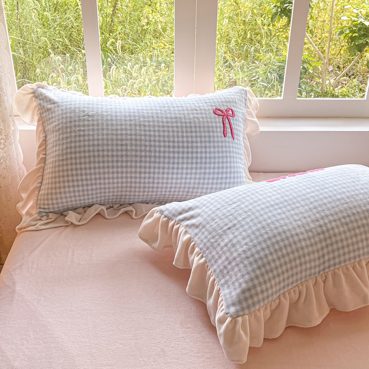 91家纺网 家纺一手货源 找家纺 沐辰 2025新款牛奶绒绣花蝴蝶结花边款四件套 绒蝴蝶结-蓝格