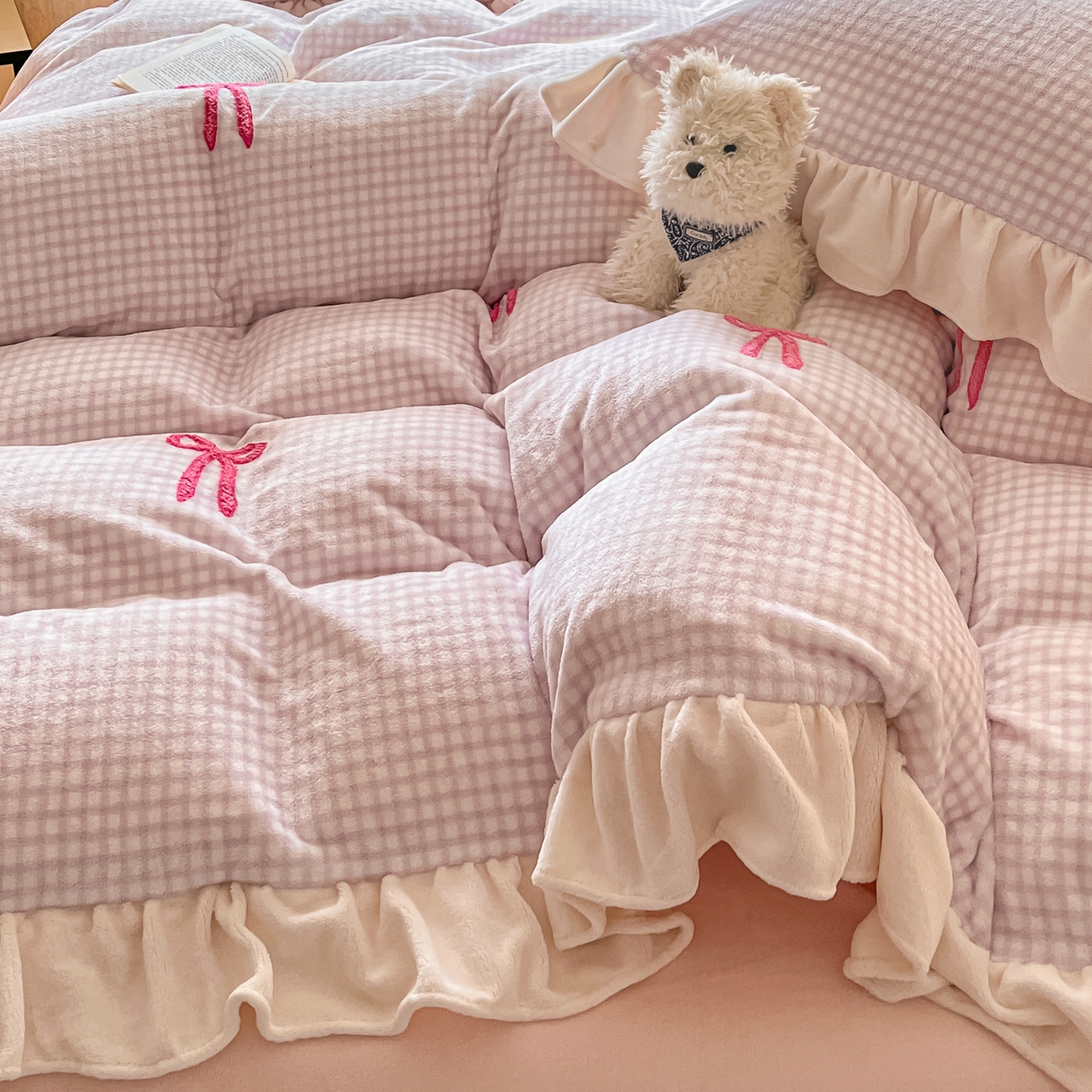 91家纺网 家纺一手货源 找家纺 沐辰 2025新款牛奶绒绣花蝴蝶结花边款四件套 绒蝴蝶结-紫格