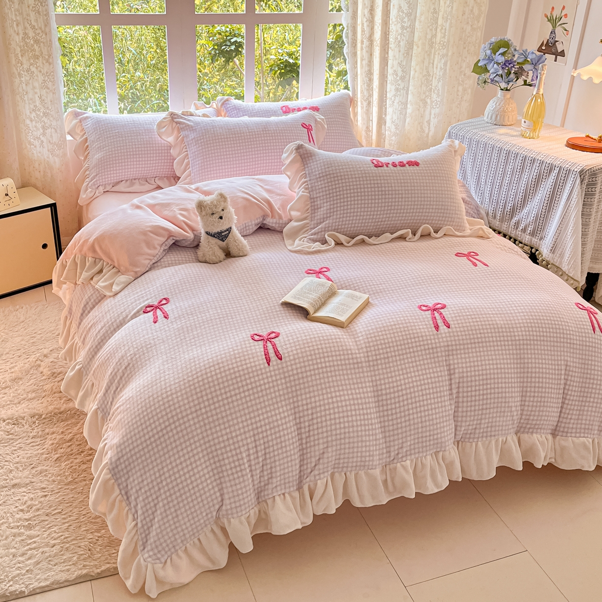 91家纺网 家纺一手货源 找家纺 沐辰 2025新款牛奶绒绣花蝴蝶结花边款四件套 绒蝴蝶结-紫格